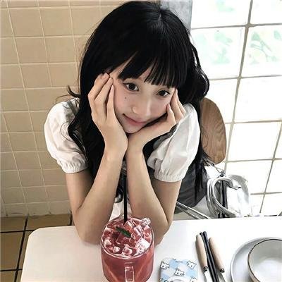 蓝眼睛波利